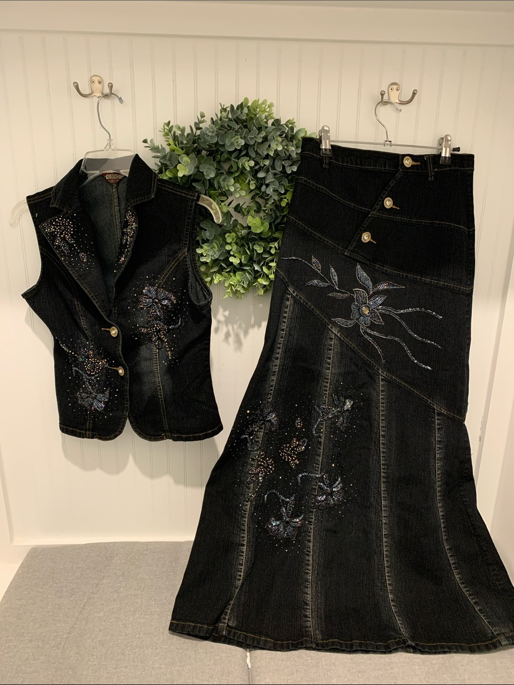 Yue Bing Xue vintage Black Embroidered Denim Maxi Skirt with Matching Vest M